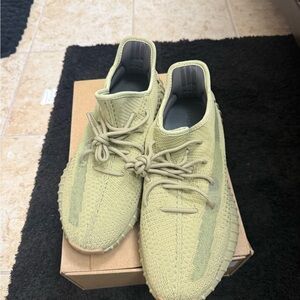 adidas Yeezy Boost 350 V2 Sneakers